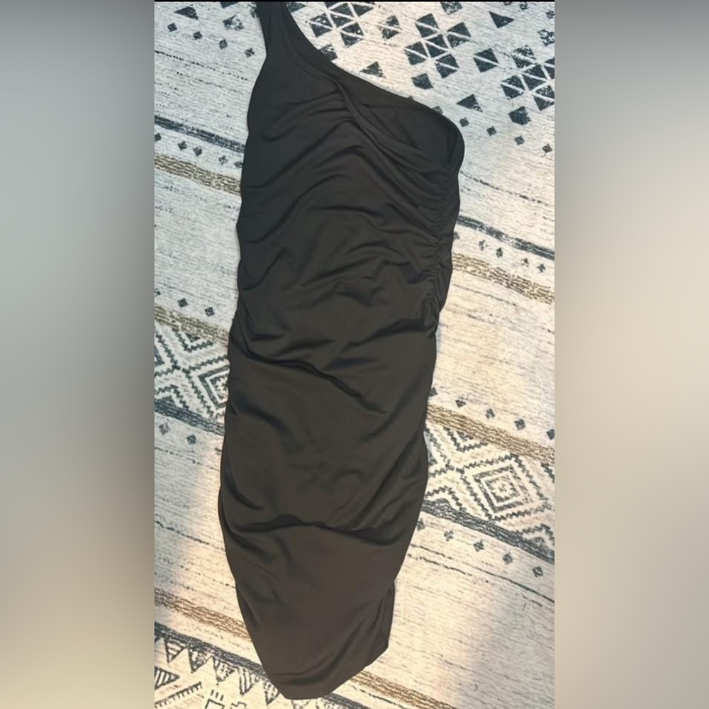 Elegant Black Ruched Dress
